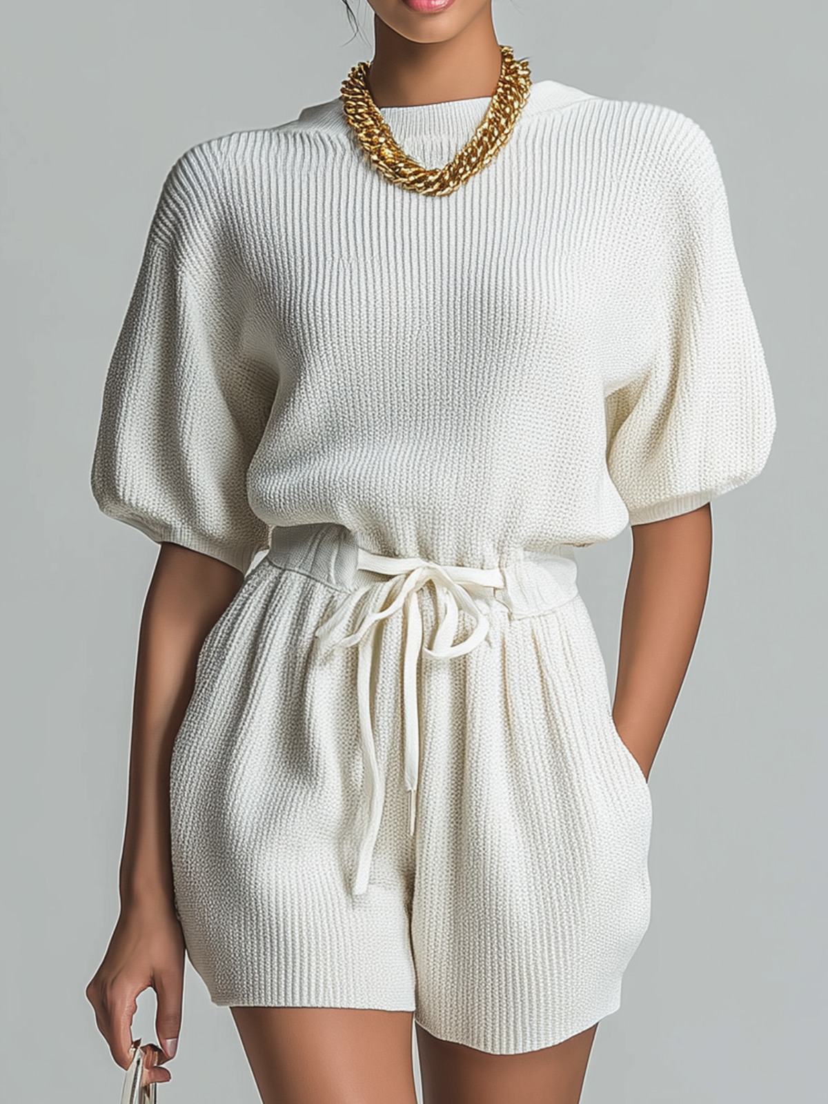 Stylish Elegant White High-Neck Short-Sleeved Top Loose-Fit Shorts Knit Two-Piece Set