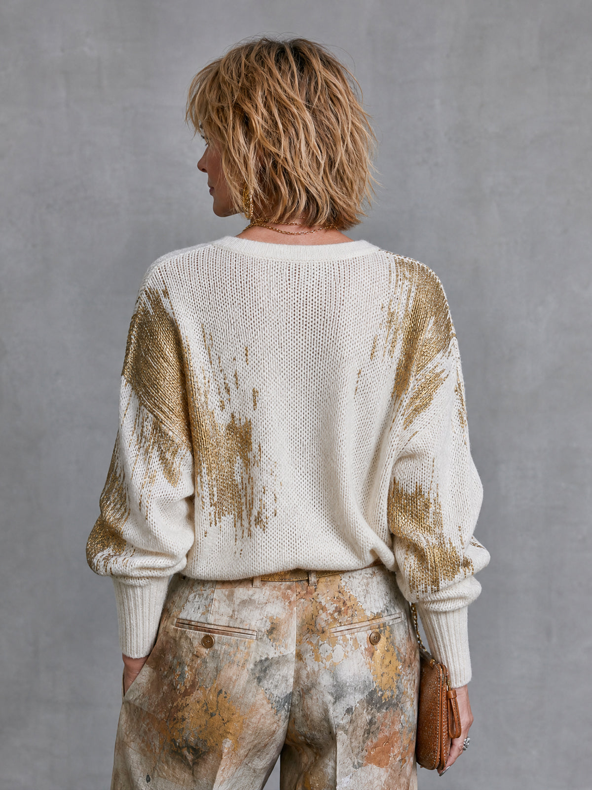 Chic White-Gold Color-Blocked  V-Neck Long Sleeved Single-Breasted Loose-Fit  Knit Cardigan Top