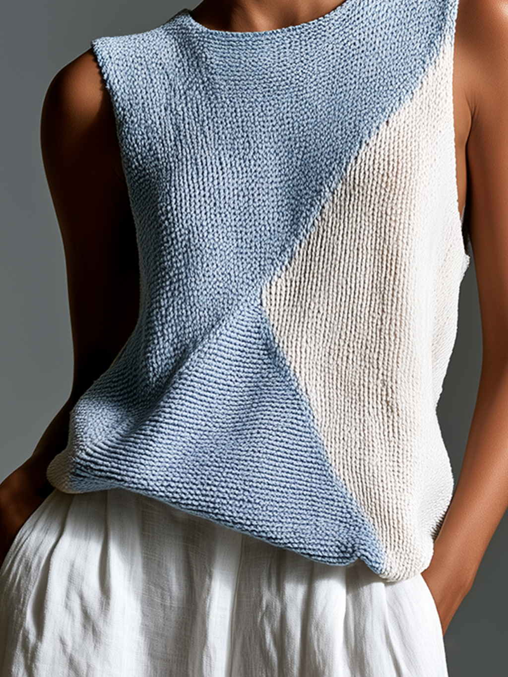 Chic Casual Blue-White Colorblock Round-Neck Sleeveless Loose-Fit Knit Vest Top