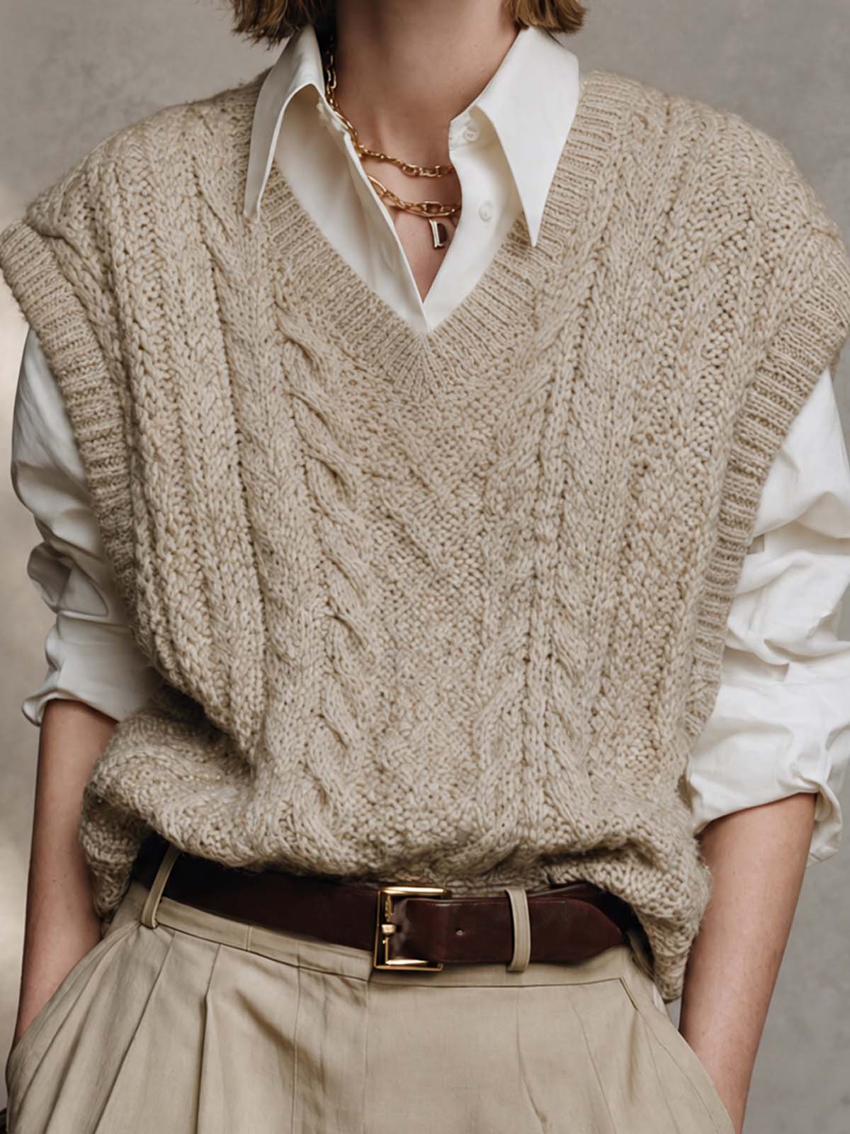 Chic Oatmeal-Colored V-Neck Cable Pattern Sleeveless Loose-Fit Sweater Top