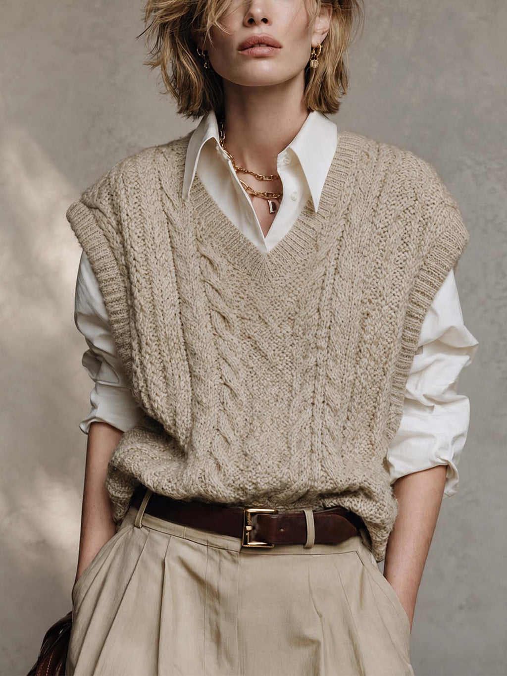 Chic Oatmeal-Colored V-Neck Cable Pattern Sleeveless Loose-Fit Sweater Top