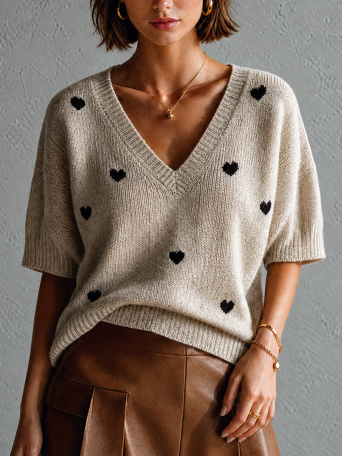 Chic Oatmeal-Black Heart Pattern V-Neck Short Sleeve Loose-Fit Knit Sweater Top