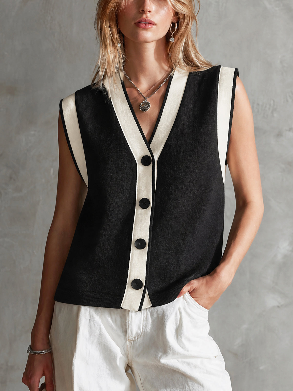 Chic Black-Cream Colorblock V-Neck Single-Breasted Loose-Fit Knit Vest Top