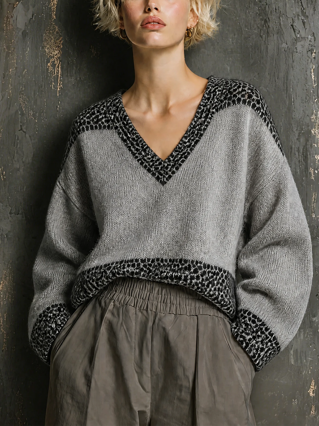 Chic Casual V-Neck Colorblock Leopard Trim Long Sleeve Loose-Fit Knit Sweater Top