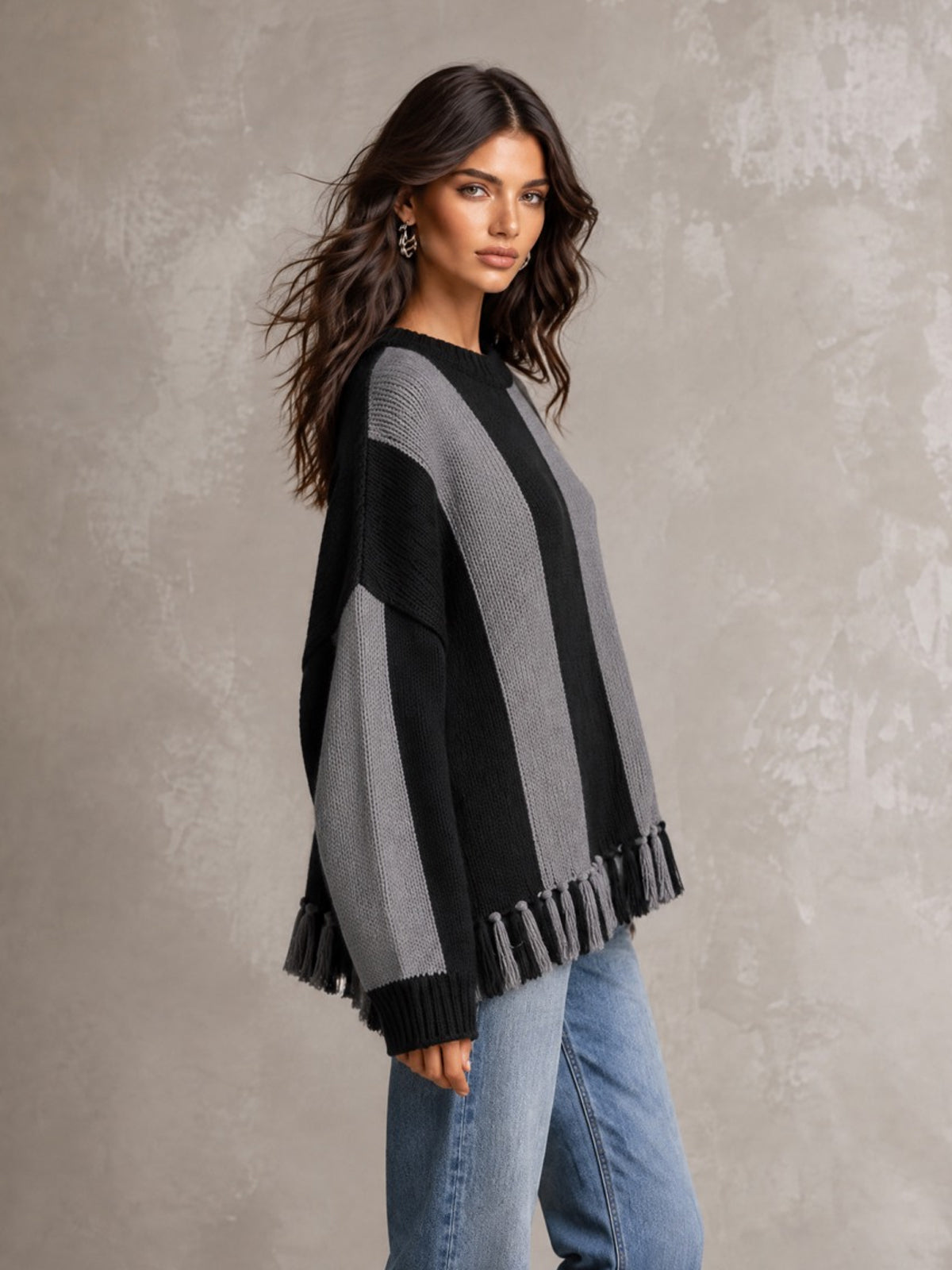 Chic Casual Gray-Black Colorblock Round-Neck Long-Sleeve Fringe Detail Loose-Fit Wool Blend Knit Sweater