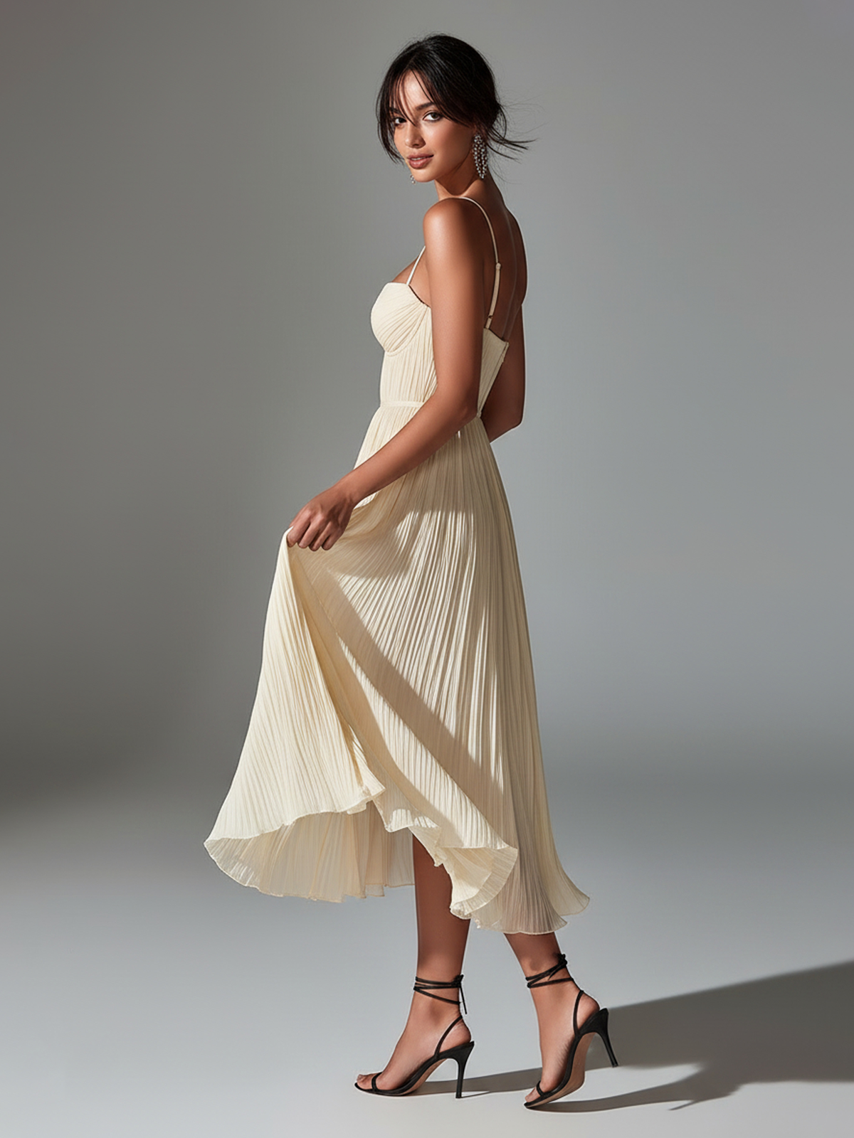 Chic Elegant Off-White Spaghetti Straps Sweetheart-Neck Sleeveless Slim-Fit A-Line Side-Slit Pleated Chiffon Midi Dress