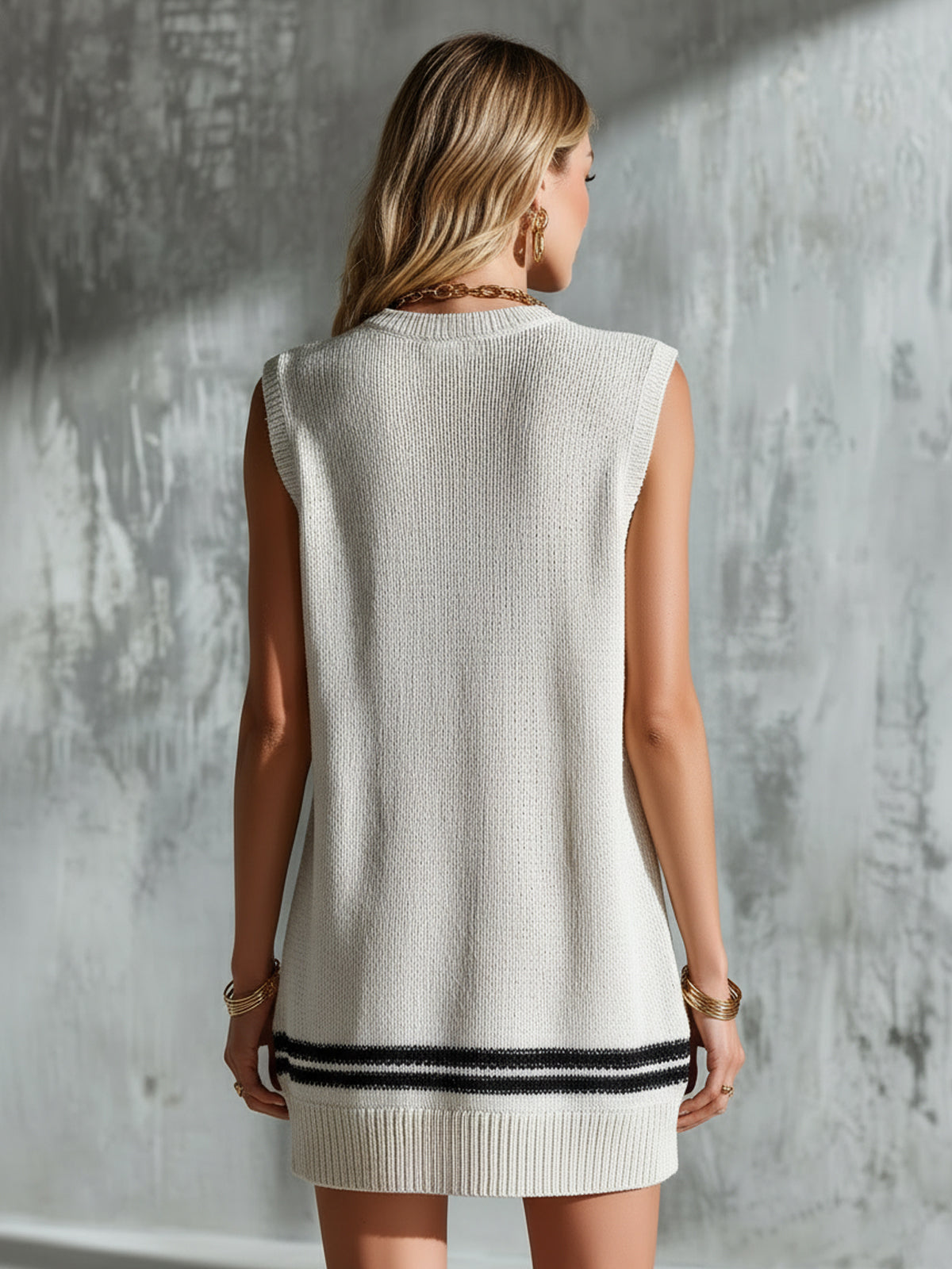 Chic Casual White-Black Colorblock Round-Neck Sleeveless Letter Jacquard Loose-Fit A-Line Knit Mini Dress