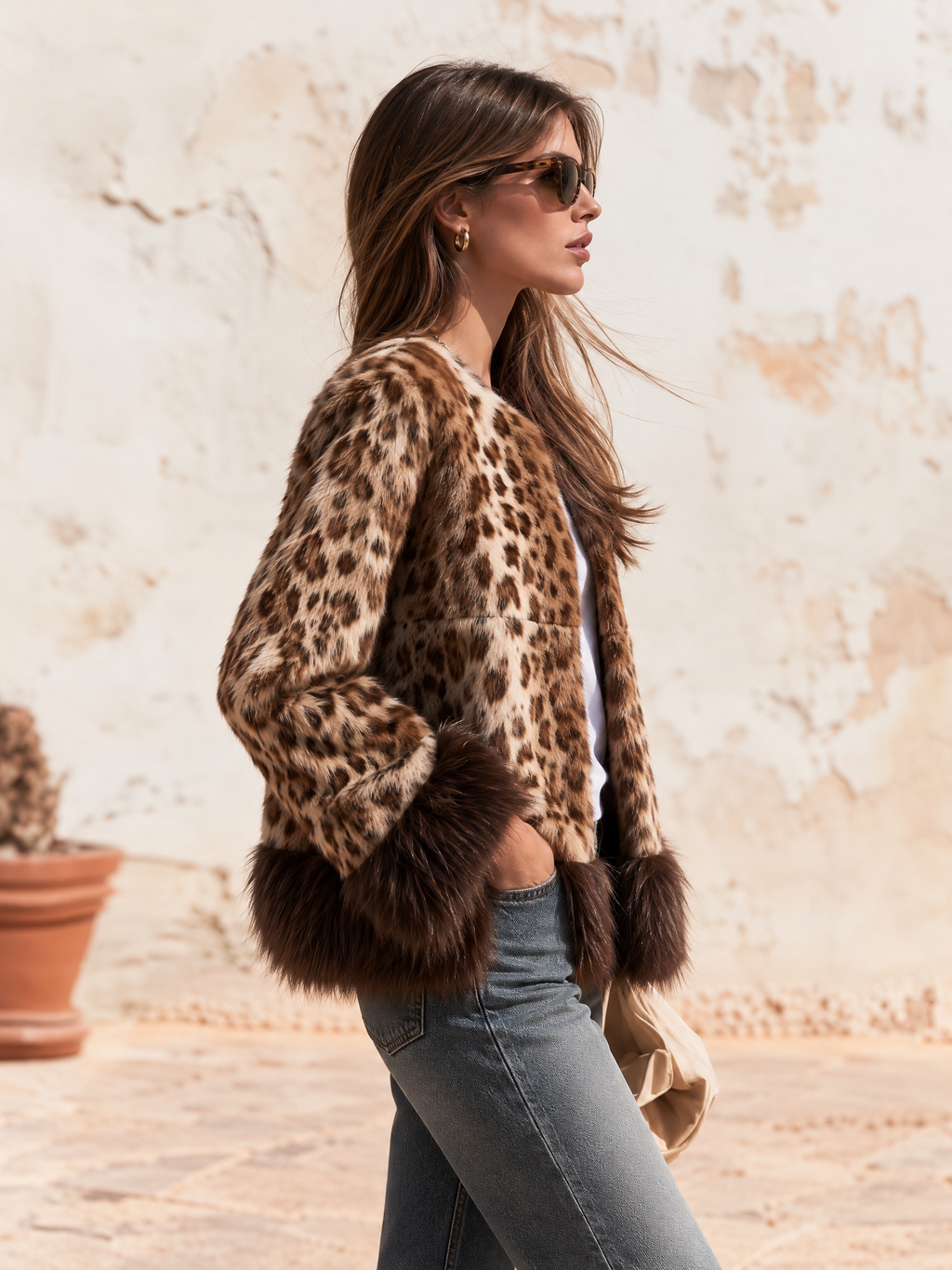 Retro-chic Leopard Print Round Neck Faux Fur Short Coat