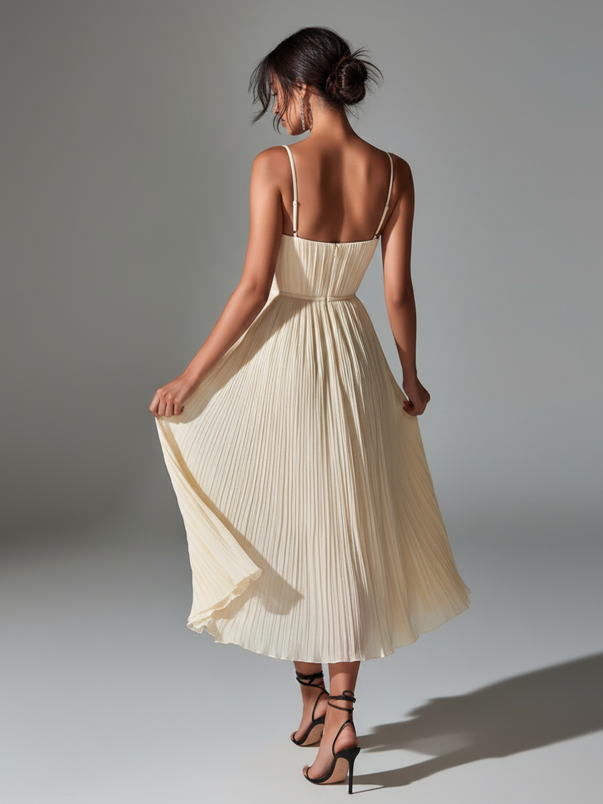 Chic Elegant Off-White Spaghetti Straps Sweetheart-Neck Sleeveless Slim-Fit A-Line Side-Slit Pleated Chiffon Midi Dress