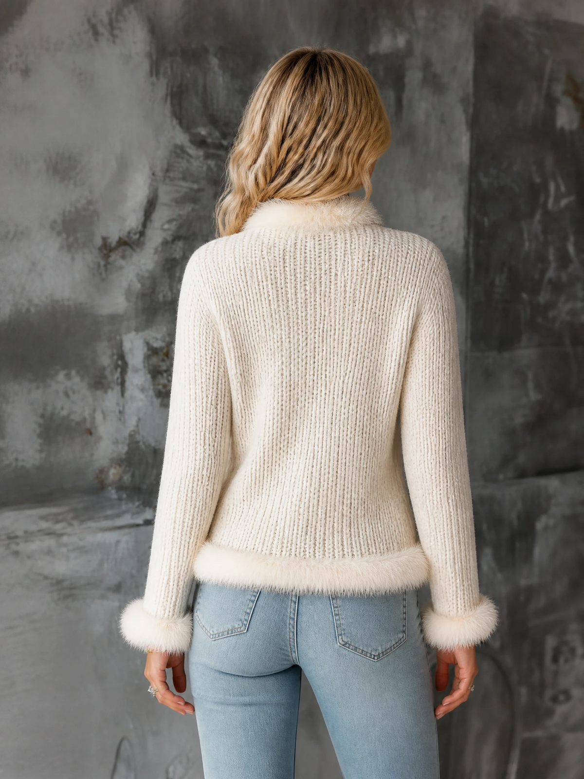 Chic Casual Off‑White V‑Neck Zip‑Up Long Sleeve Faux Fur Trim Patch Pockets Knit Cardigan