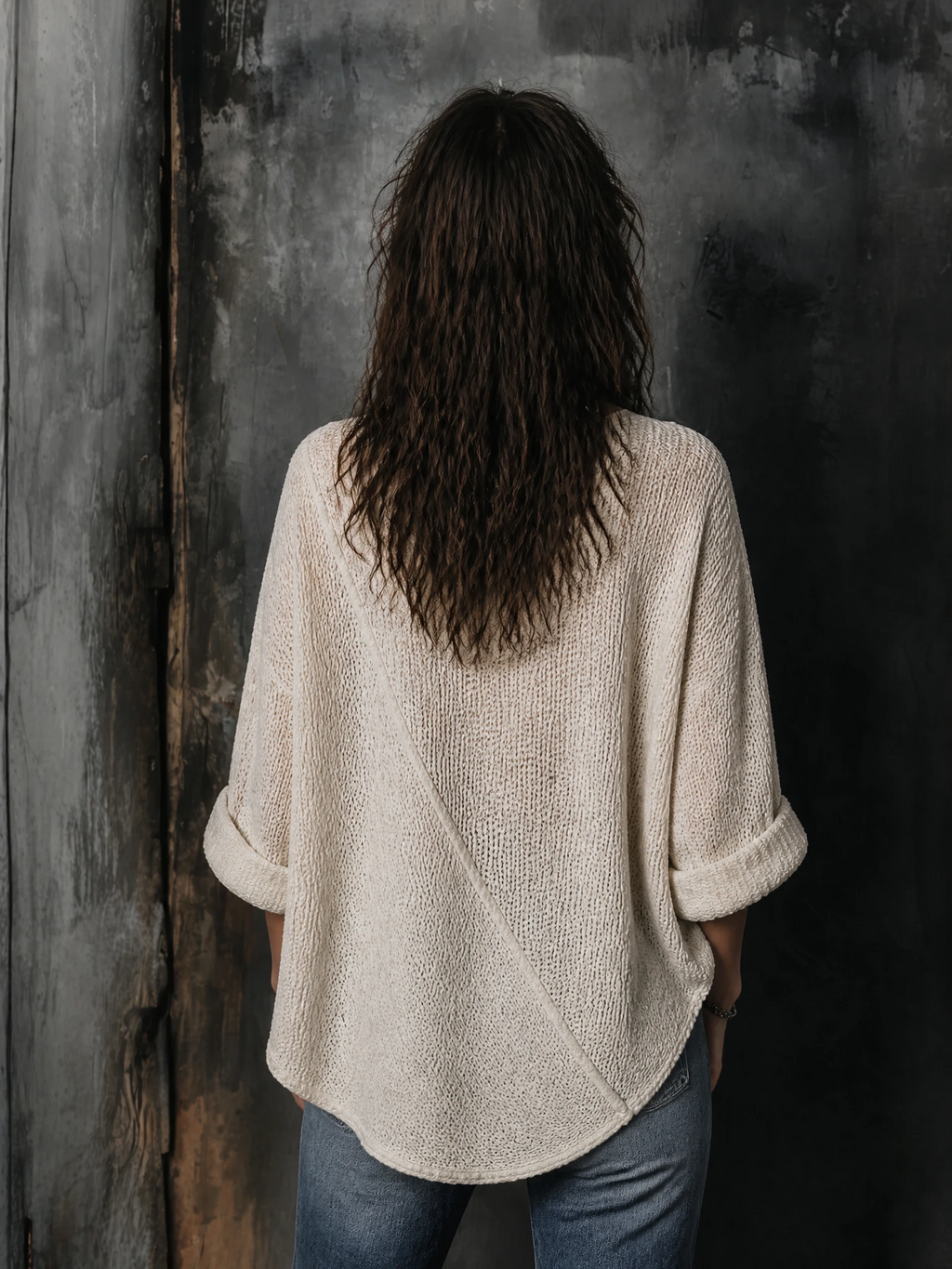 Chic Casual Off-White Round-Neck Dropped Shoulder Long Sleeves Asymmetric Hem Loose-Fit Knit Sweater Top